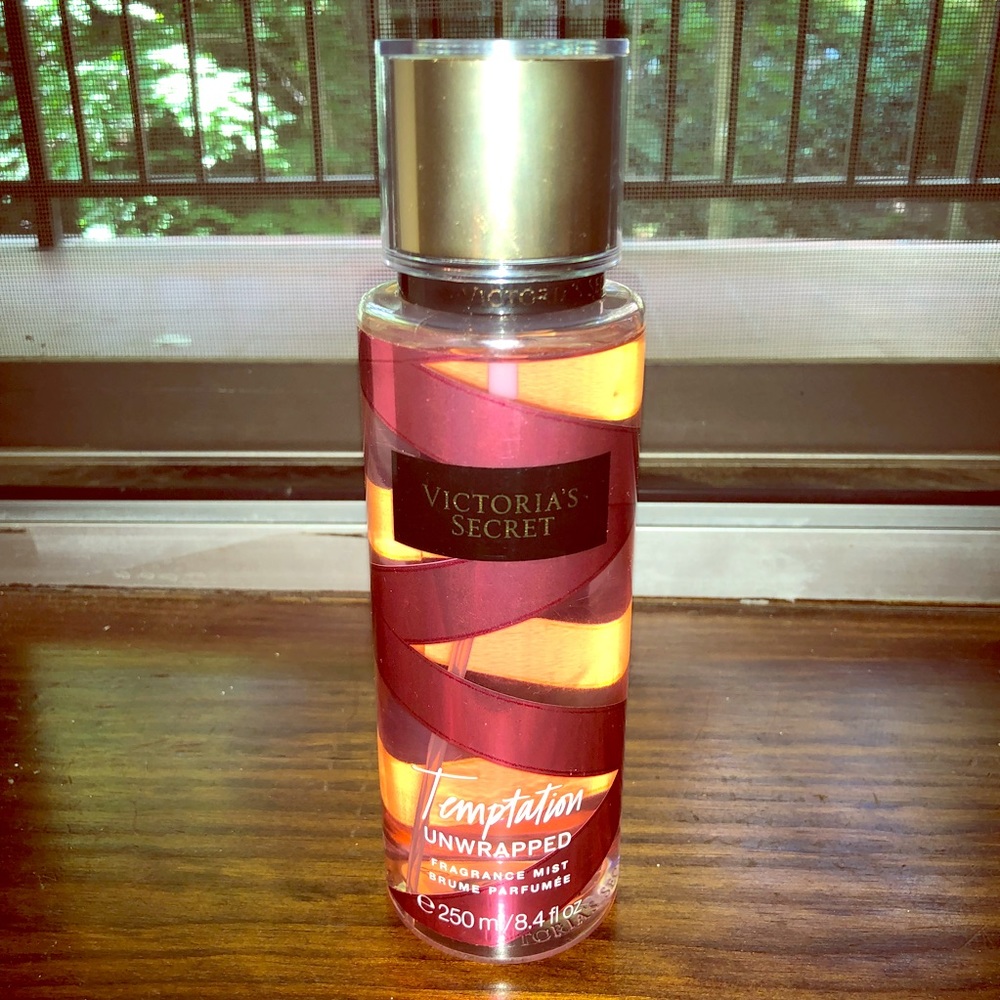 Victoria’s Secret Temptation Unwrapped Body Mist
